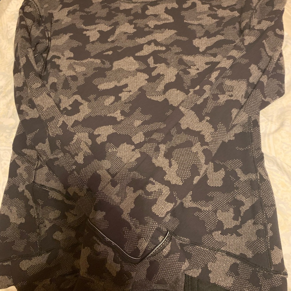 Lululemon Camouflage top size small